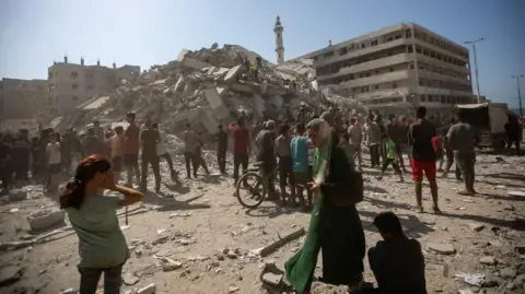 Escalated Military Bombardment Unfolds in Gaza City